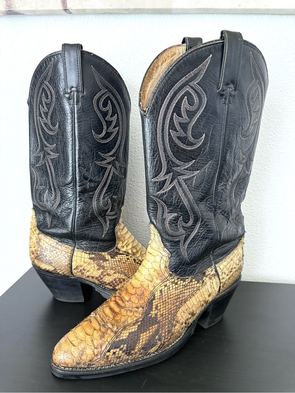 Vintage Men's Western Cowboy Boots Exotic Snake Skin Leather Made in USA